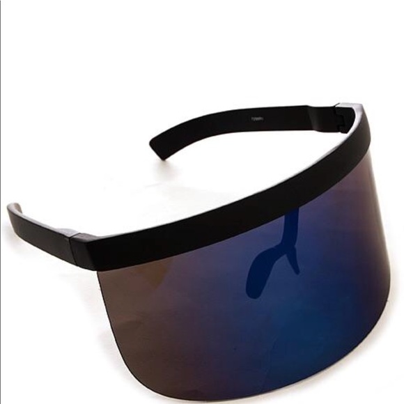 Sunvisors - Picture 3 of 5